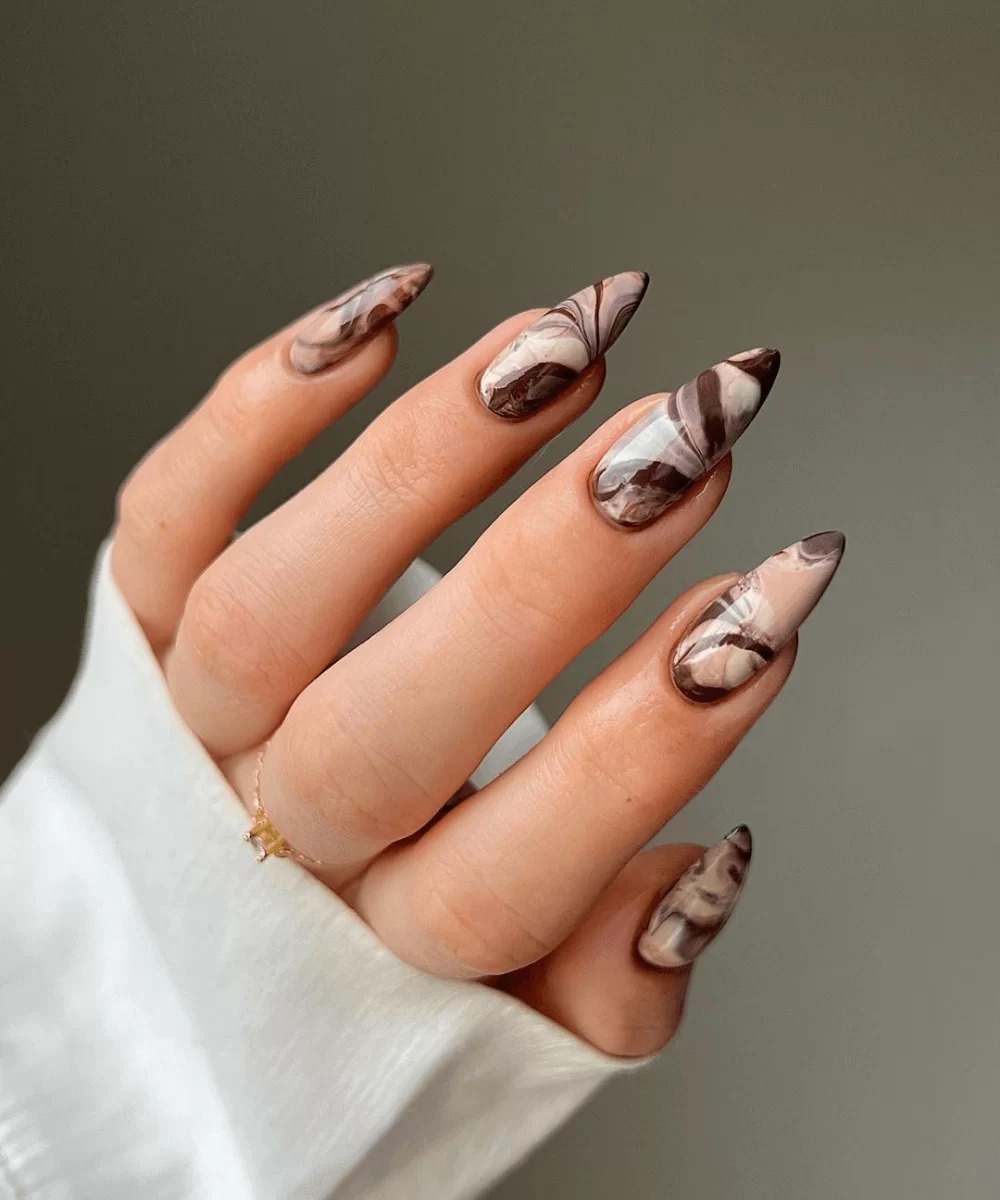 unha marrom elegante