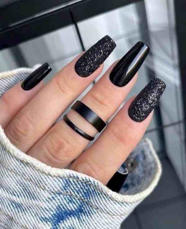 quanto custa fazer unhas pretas decoradas no salão