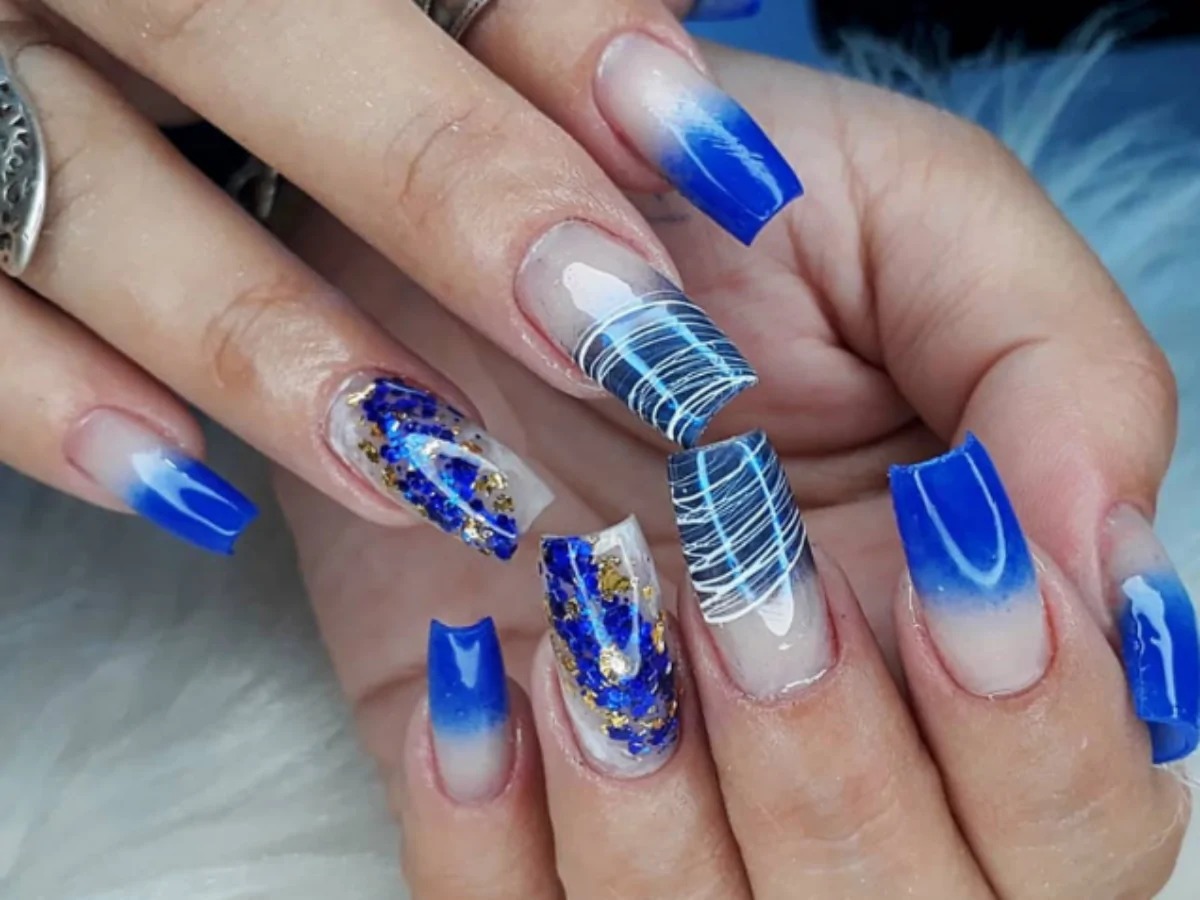 ideias de unhas azuis para casamento
