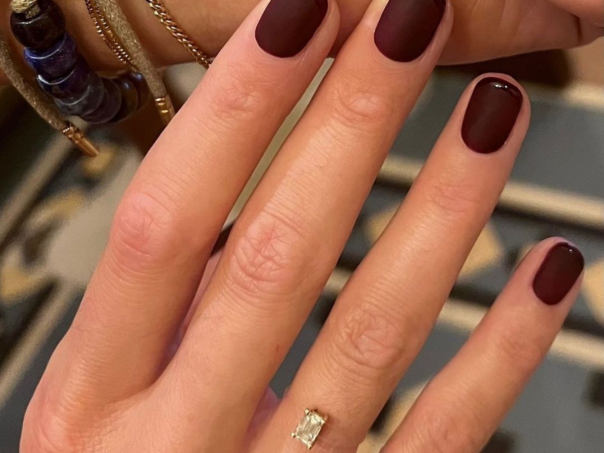 unhas curtas elegantes