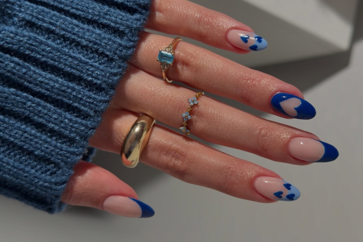 ideias de unhas de fibra azul decoradas