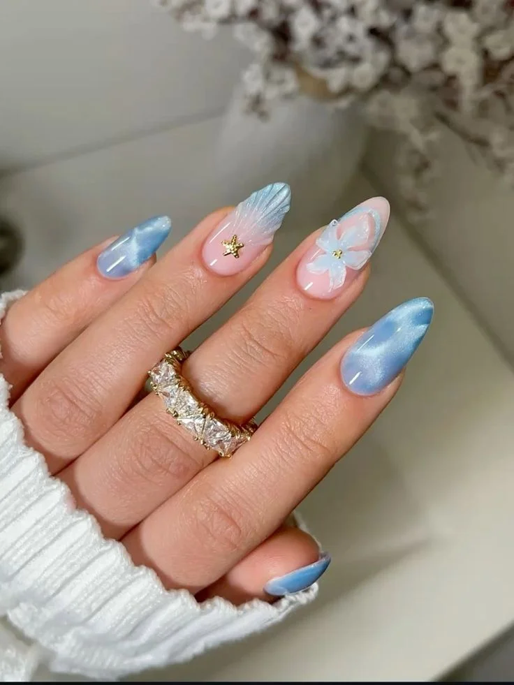 ideias de unhas de fibra azul decoradas com glitter