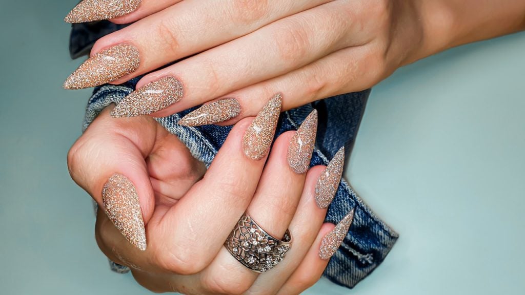 Unhas em gel com francesinha micro