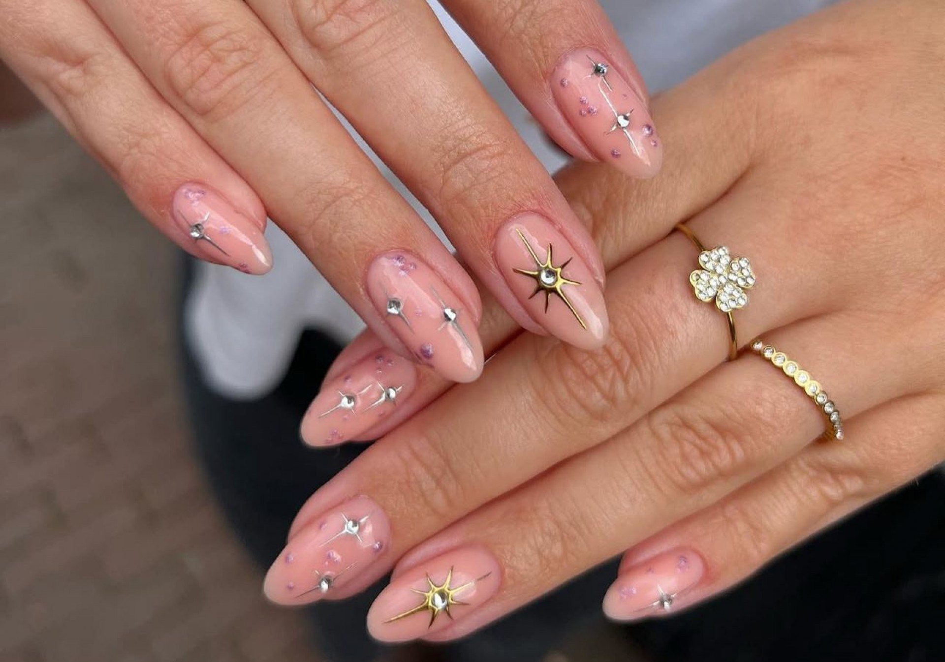 Unhas em gel minimalistas 2026