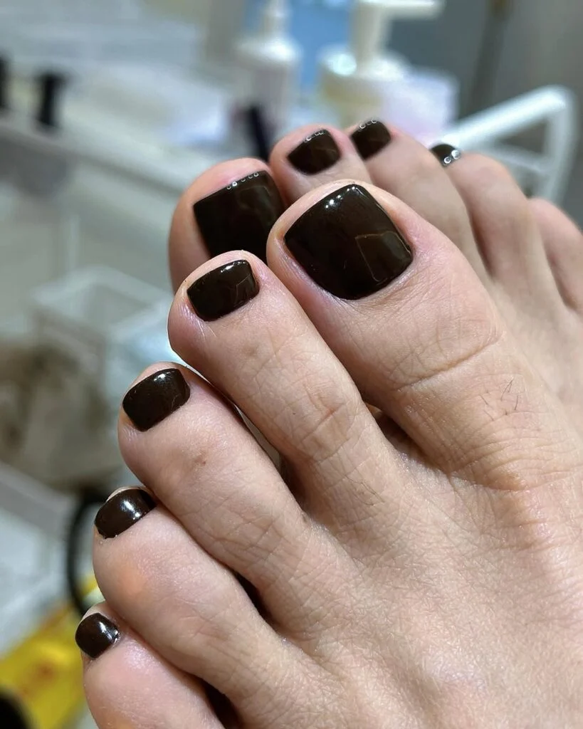 erros comuns unhas marrom escuro evitar