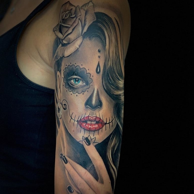melhores ideias tatuagem catrina feminina com flores
