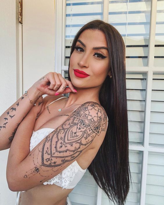 como escolher o local ideal para tatuagem de flor no antebraço