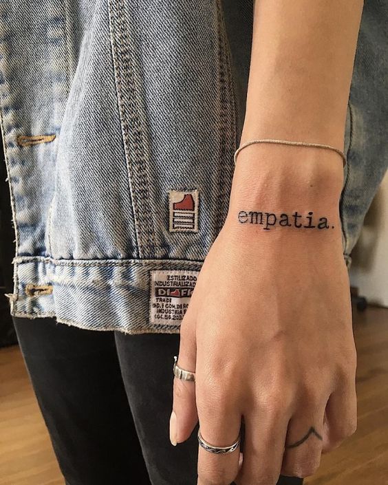 melhores ideias tatuagem feminina mao pequena delicada