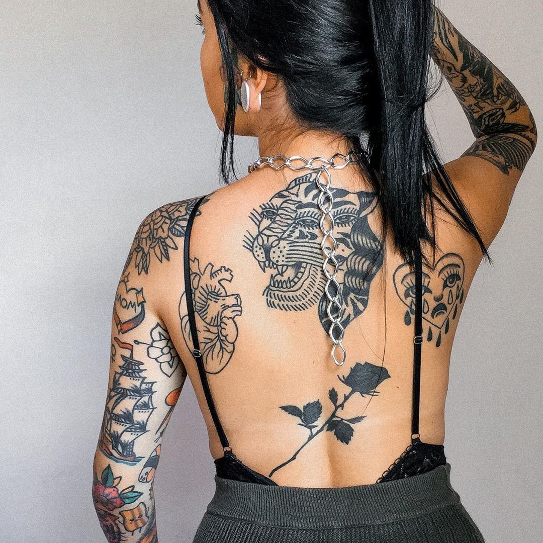 tatuagem feminina minimalista