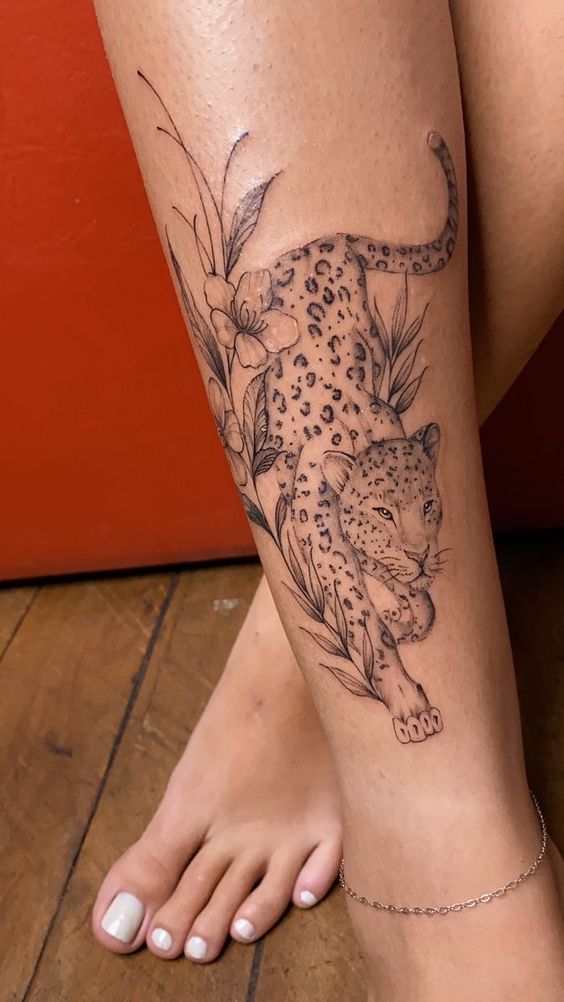 tatuagem feminina floral