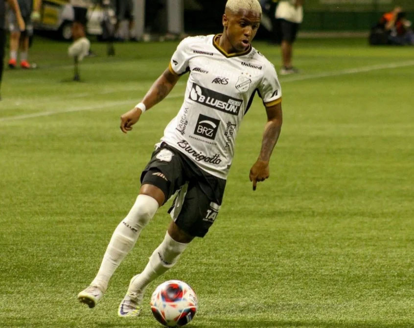 jogadores de futebol europeus com b