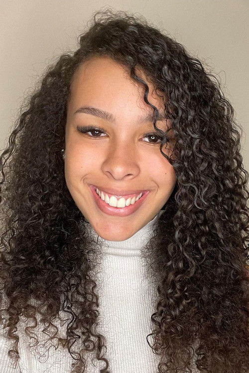 5 penteados de Júlia Olliver para inspirar seus cachos