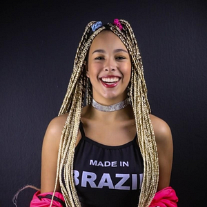 Finalização de cachos: o segredo de Júlia Olliver para volume e definição