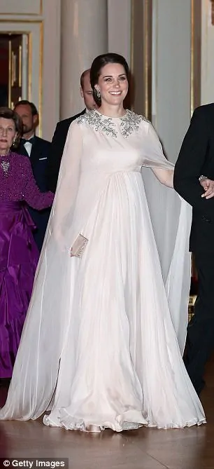 Kate Middleton retorno atividades reais