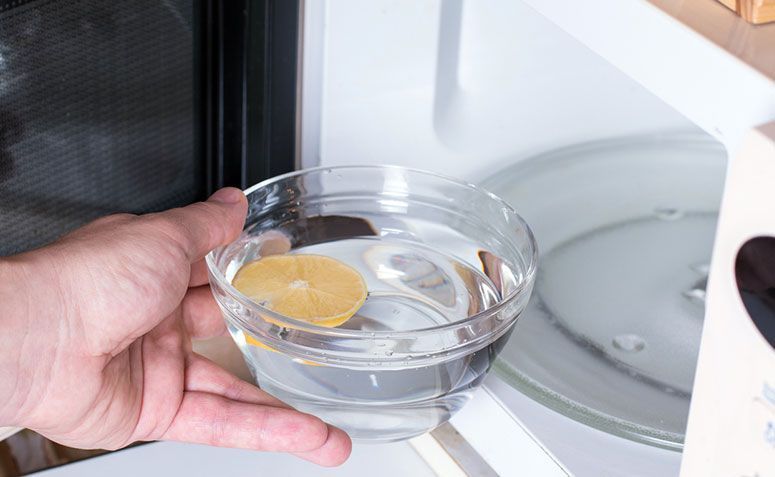 limpar microondas com limao ou vinagre qual o melhor