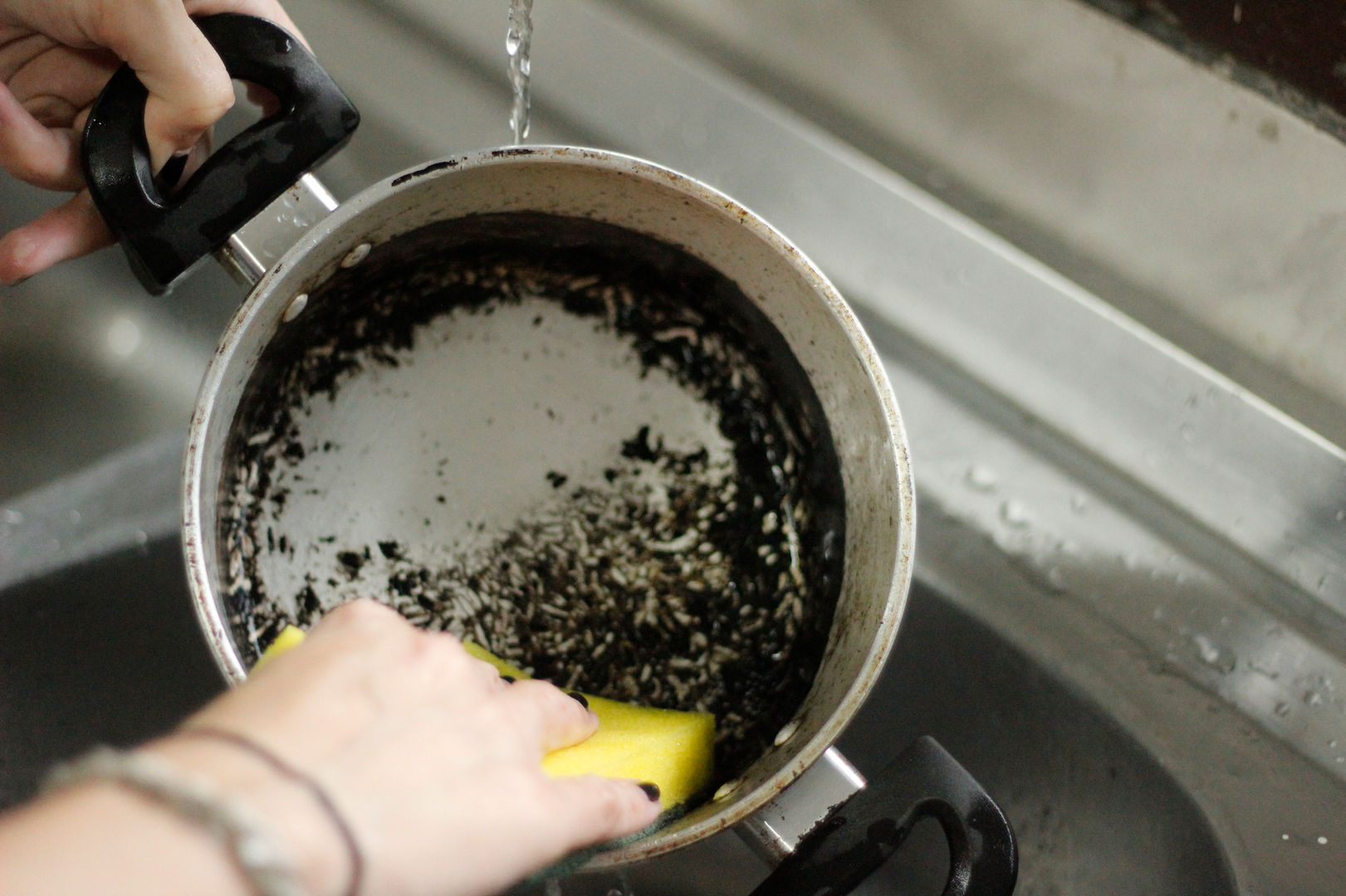 Receitas Caseiras para Limpar Panelas Queimadas Rapidamente