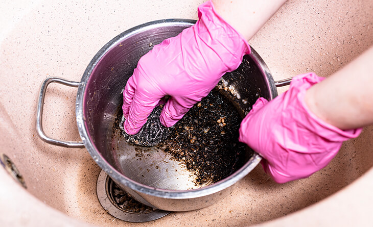 limpeza de panela queimada