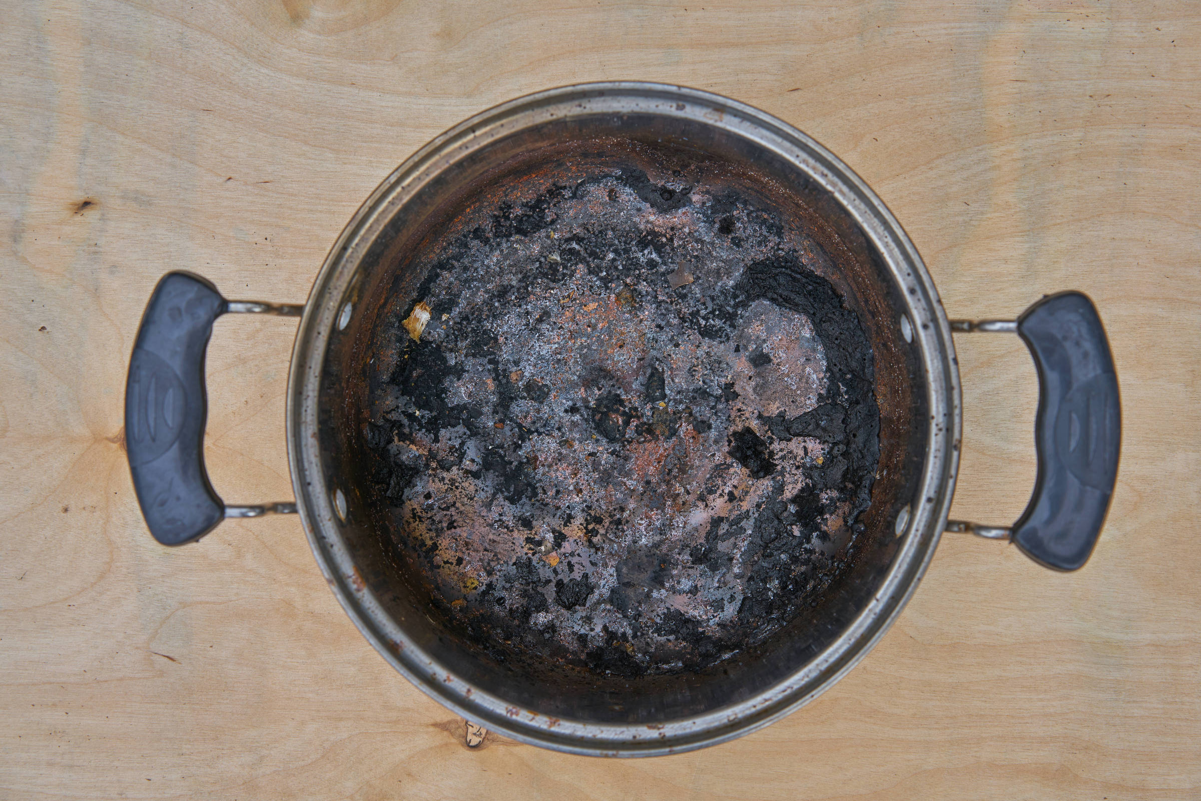 Os Melhores Produtos para Limpeza Pesada de Panelas Queimadas