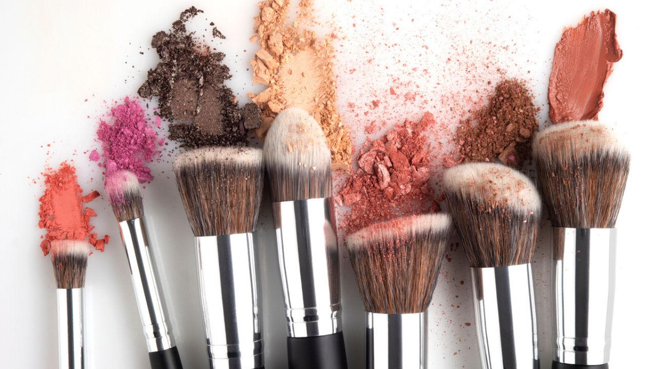 A Evolução da Maquiagem: Livros que Contam a História