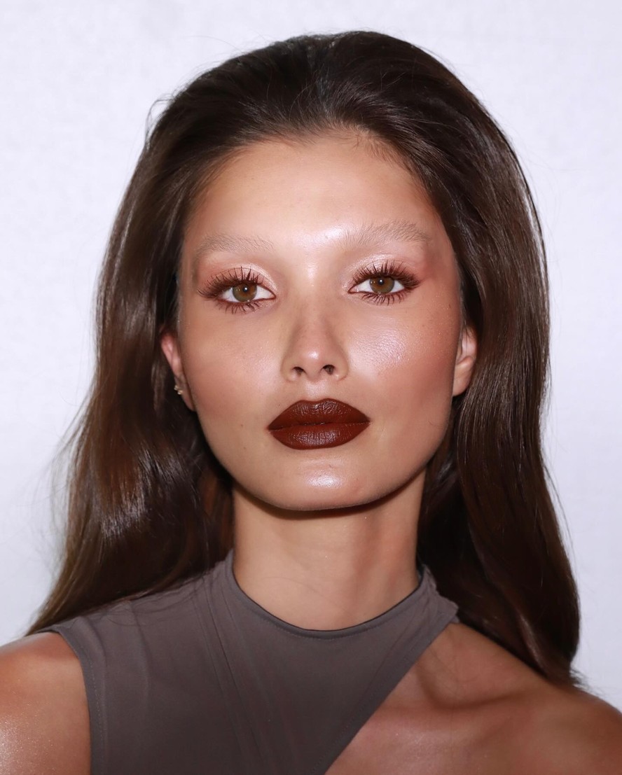 Guia Completo de Visagismo na Maquiagem: Livros Essenciais