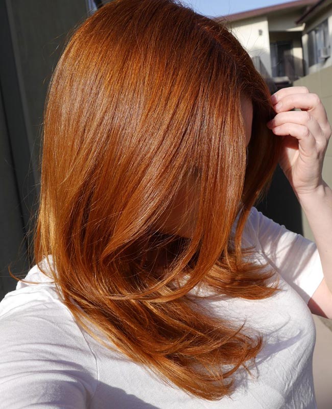 Loiro escuro acobreado em casa: passo a passo e produtos recomendados