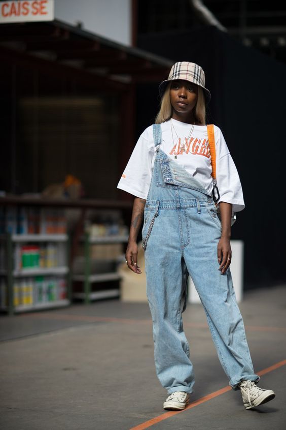 look anos 90 feminino vs look anos 2000 feminino