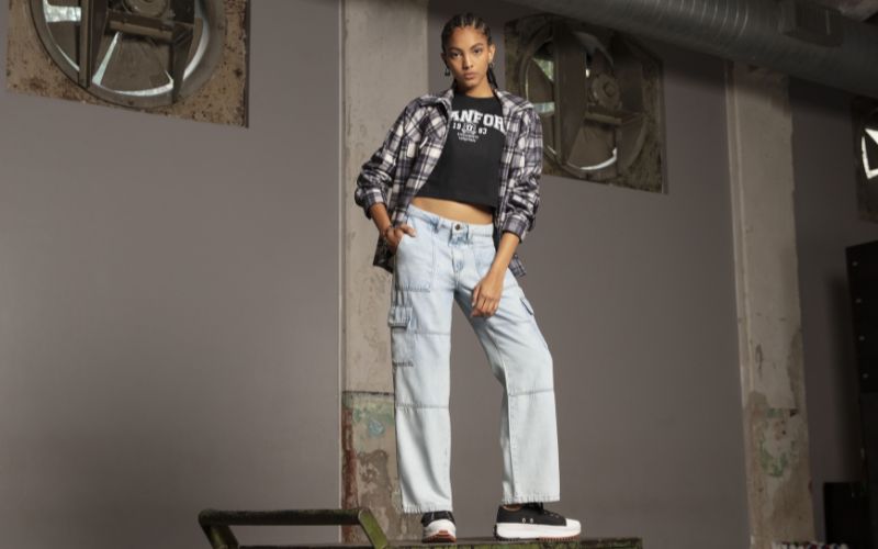 erros ao usar calça jeans larga