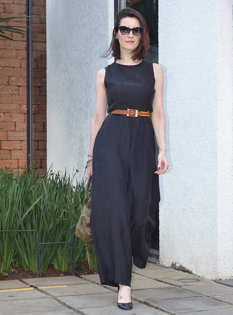 qual sapato usar com macacão de alfaiataria preto