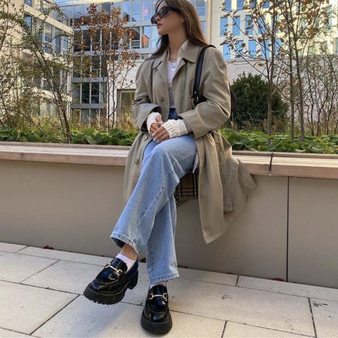 mocassim tratorado com meia calça preta