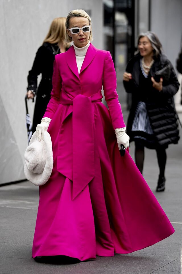 Fúcsia Monocromático: Elegância e Alongamento da Silhueta