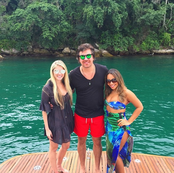 Do Dia ao Pôr do Sol: Looks Versáteis para Passeios de Barco