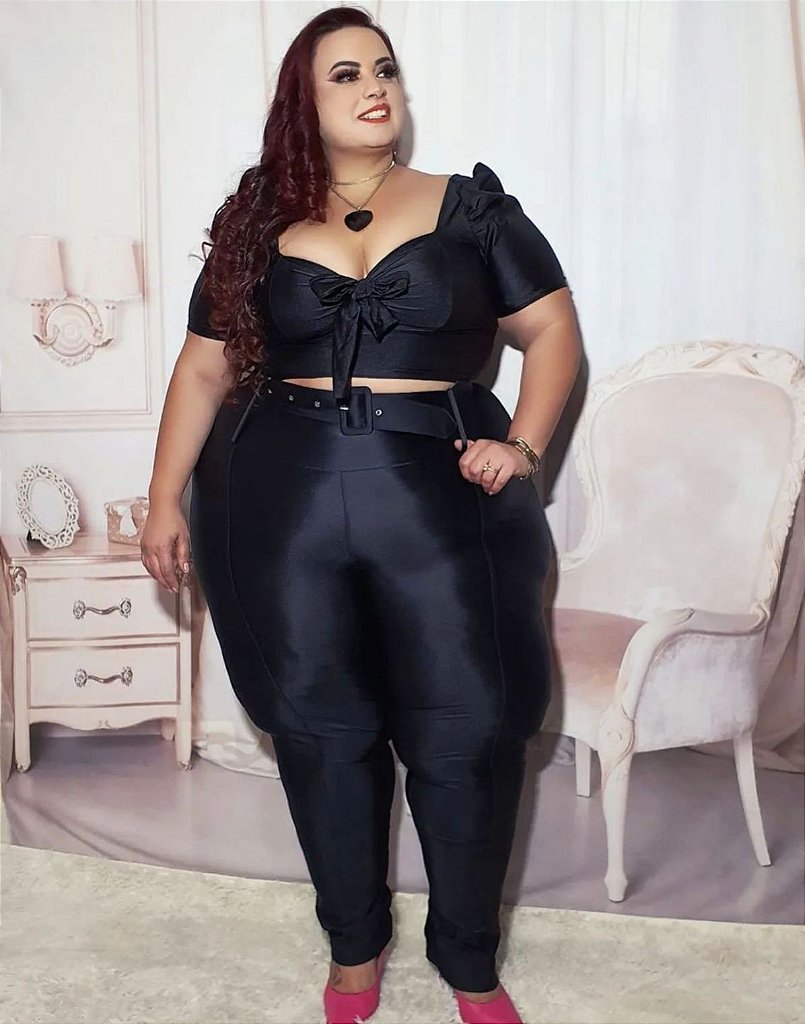 Onde comprar moda plus size online: as melhores lojas e marcas