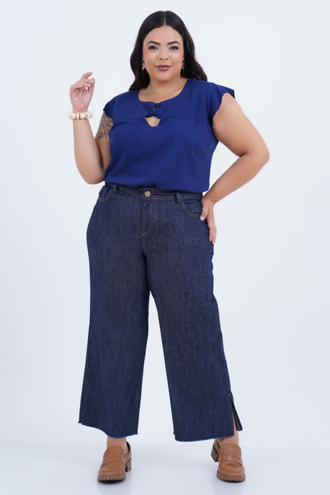 Guia completo de alfaiataria plus size para o escritório