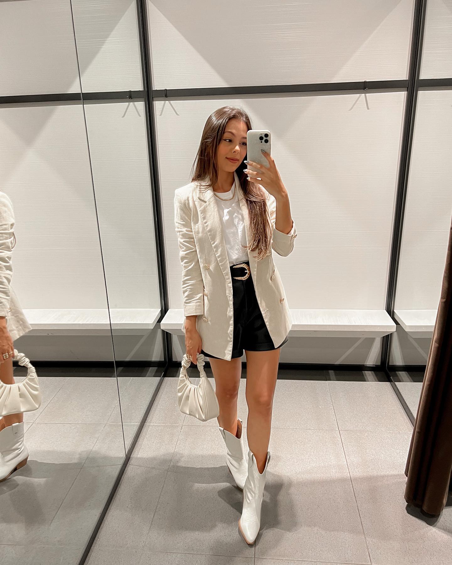 bota branca vs bota preta qual escolher