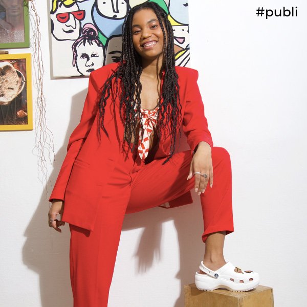 Como combinar Crocs com calça jeans