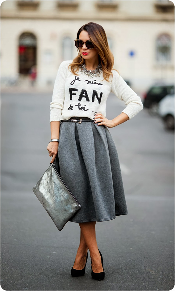 Como combinar saia midi com botas no frio