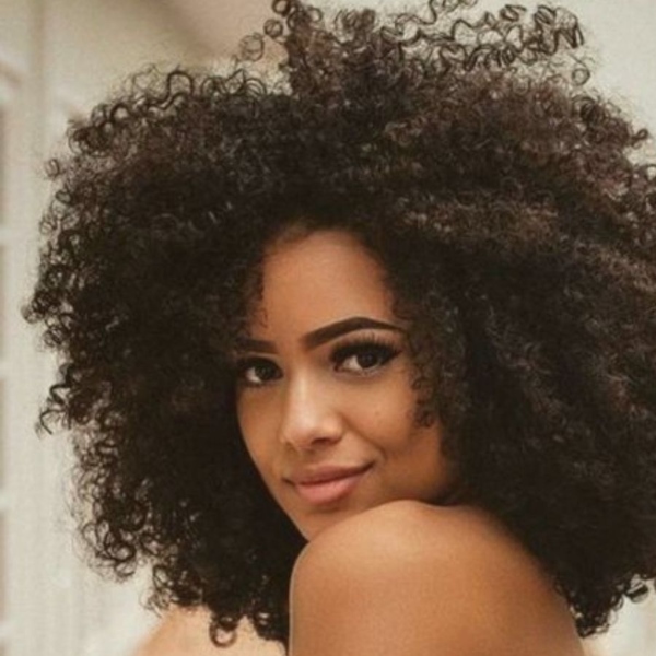 erros ao fazer luzes brancas em cabelo cacheado