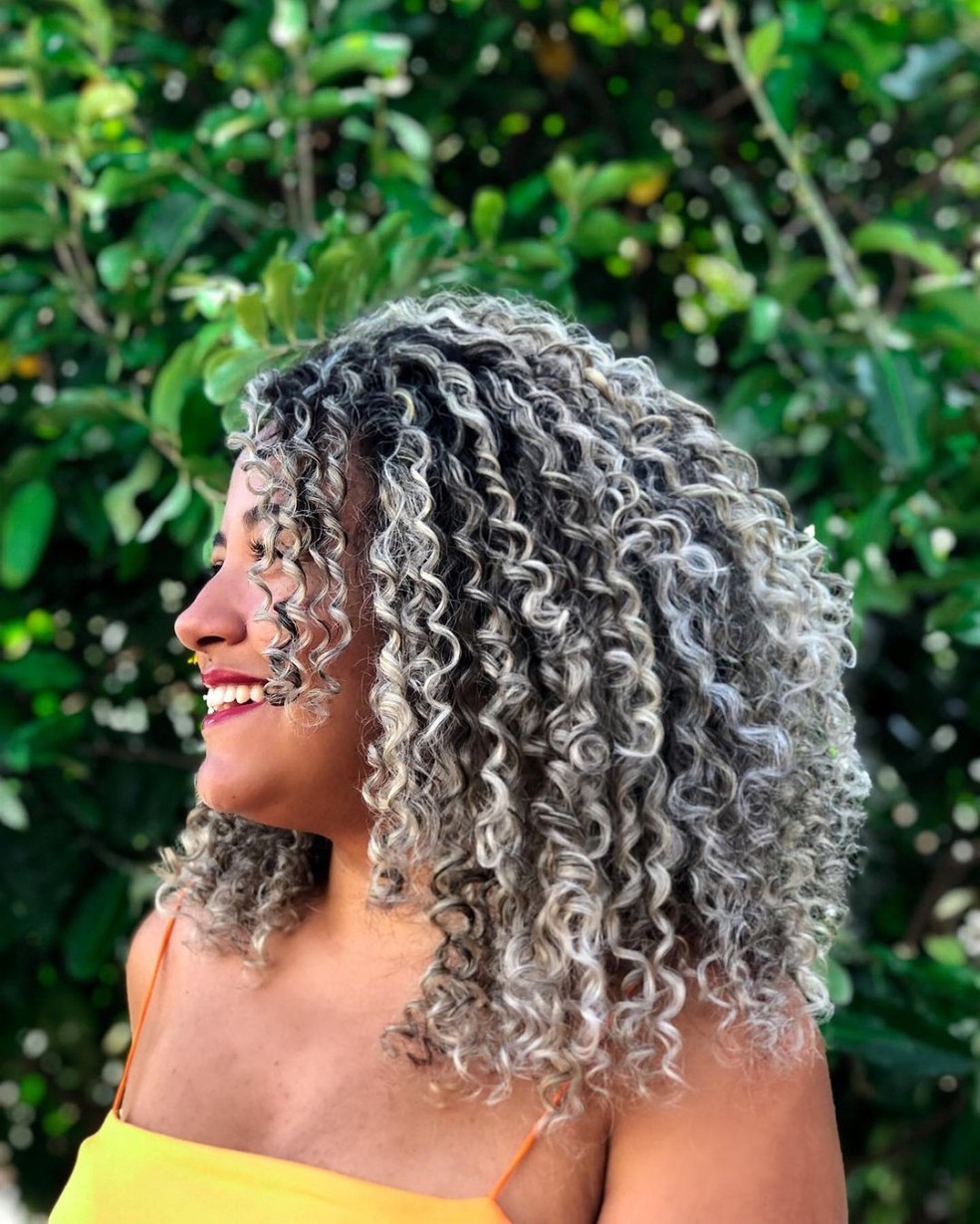 inspiração luzes cabelo cacheado