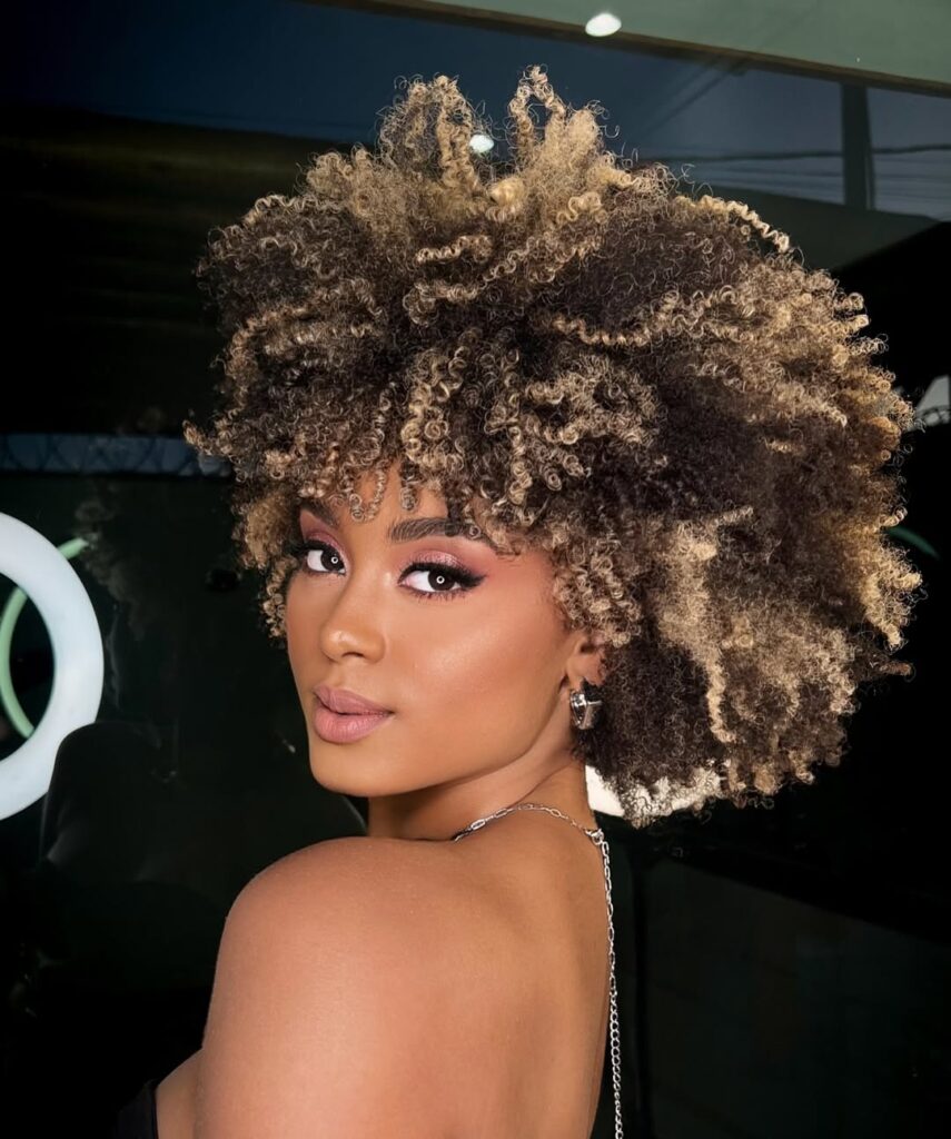 como fazer luzes em cabelo crespo 4c em casa