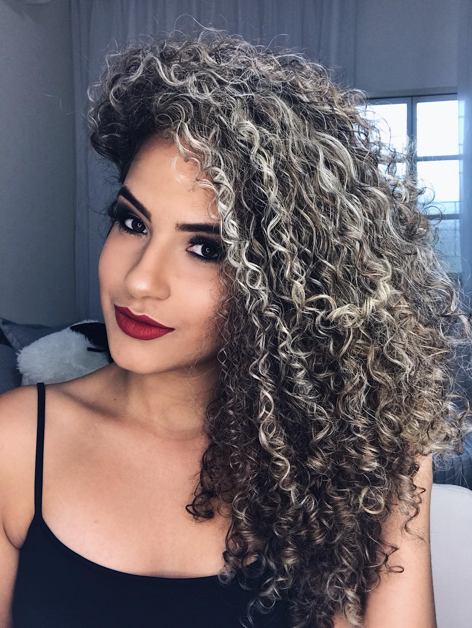 inspiração luzes loiras cabelo cacheado