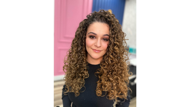 quanto custa fazer luzes em cabelo cacheado