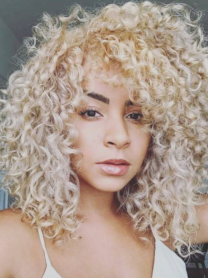 erros comuns ao fazer luzes peroladas em cabelo cacheado