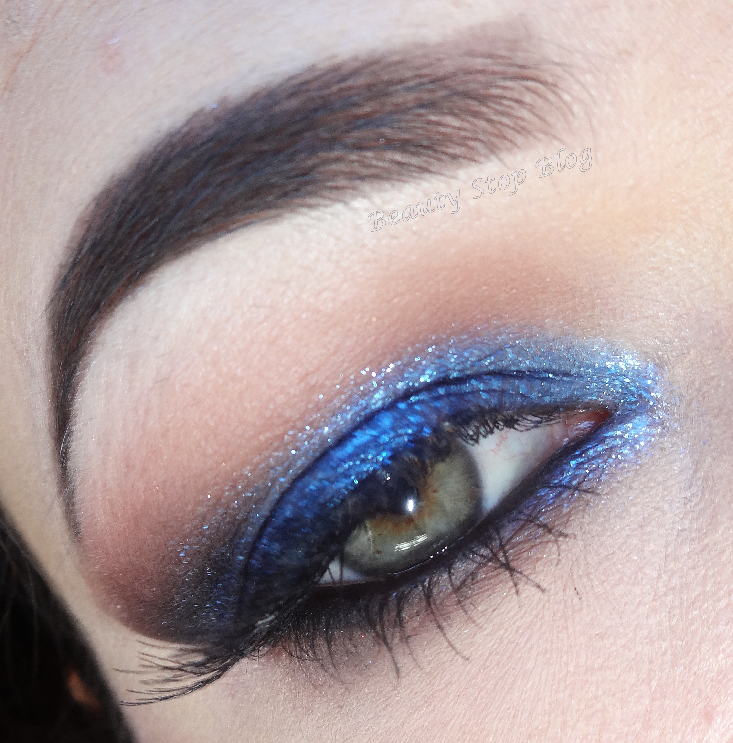 maquiagem azul com brilho