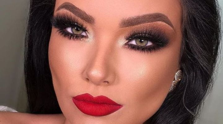 Maquiagem bronze com batom vermelho