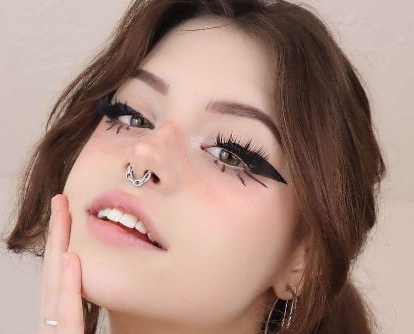 Passo a Passo Detalhado: Maquiagem E-girl para Iniciantes