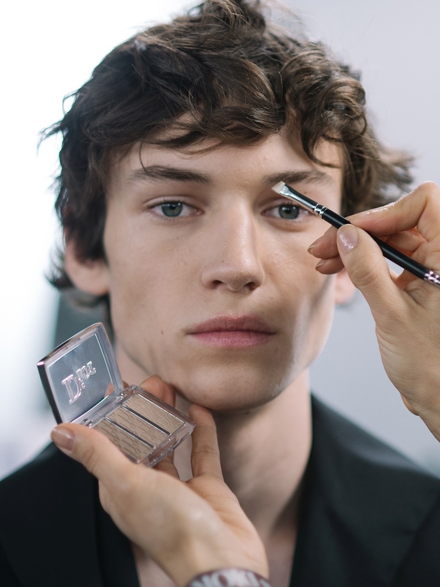 Produtos de maquiagem masculina