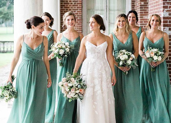 1. Guia Completo: Maquiagem Perfeita para Madrinhas com Vestido Verde; 2. Maquiagem para Vestido Verde: Escolha o Tom Certo para Cada Estilo (Esmeralda