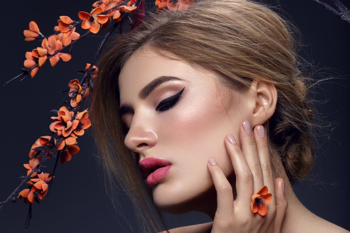 5 ideias de títulos:
1. Maquiagem para Olhos Separados: Guia Completo para Aproximar o Olhar
2. Truques de Sombra e Delineado para Olhos Afastados
3. Como Usar Iluminador em Olhos Separados sem Afastá-los Ainda Mais
4. Sobrancelhas e Cílios: Aliados Secretos para Olhos Separados
5. Erros Comuns na Maquiagem de Olhos Separados e Como Evitá-los