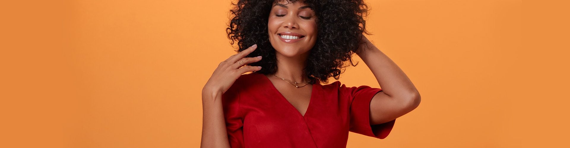 erros comuns maquiagem vestido vermelho