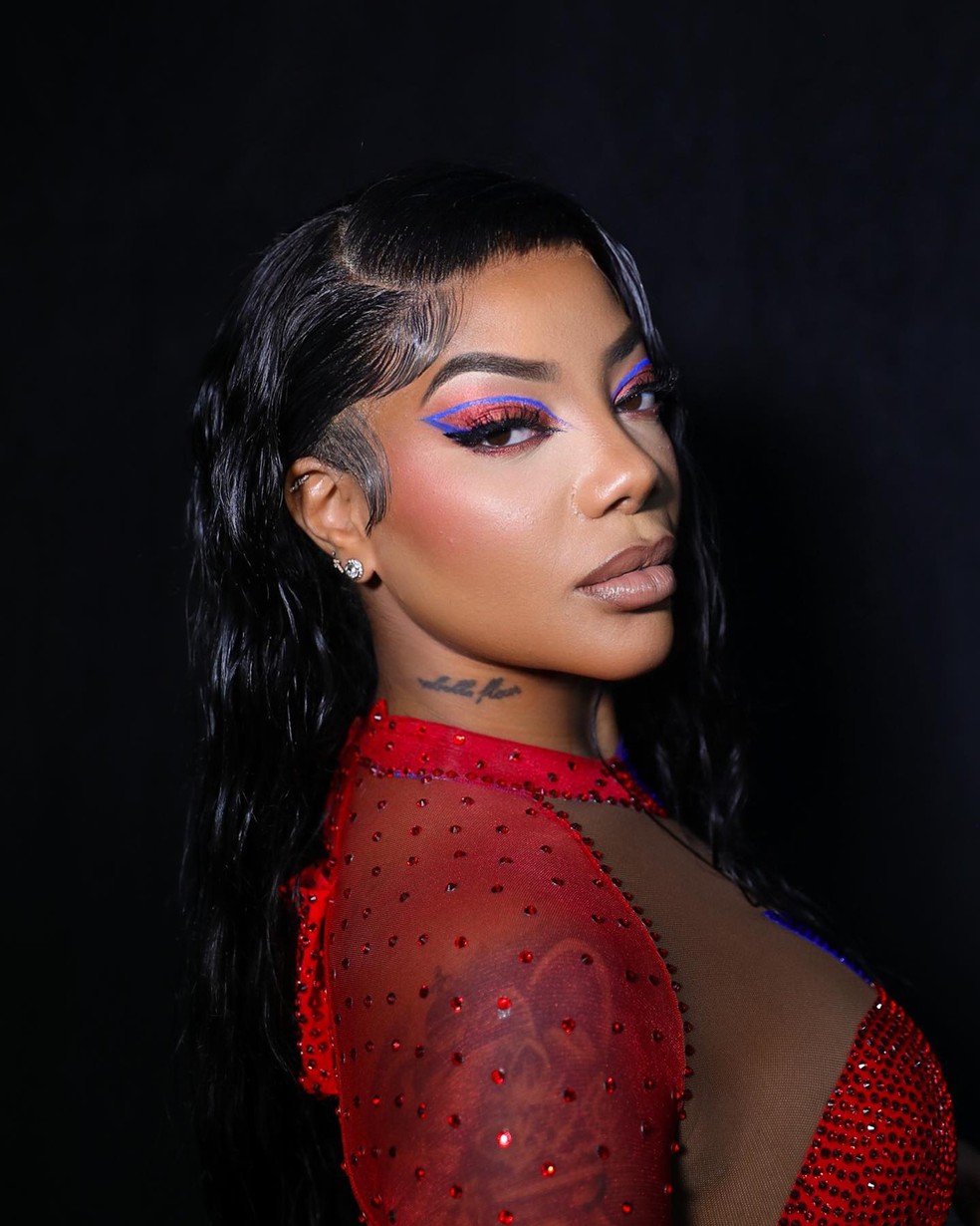 quanto custa fazer maquiagem de carnaval com pedrarias